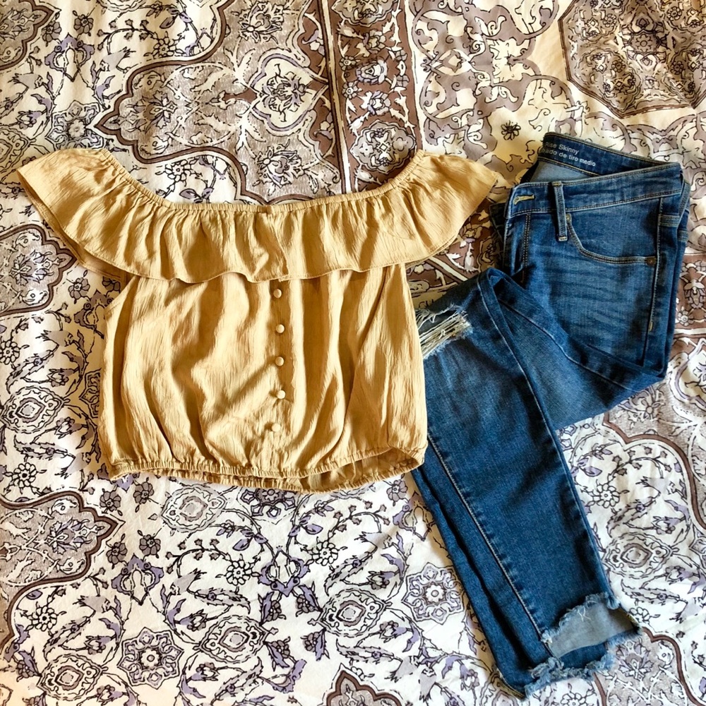 NWT Boutique Off the Shoulder Crop Top